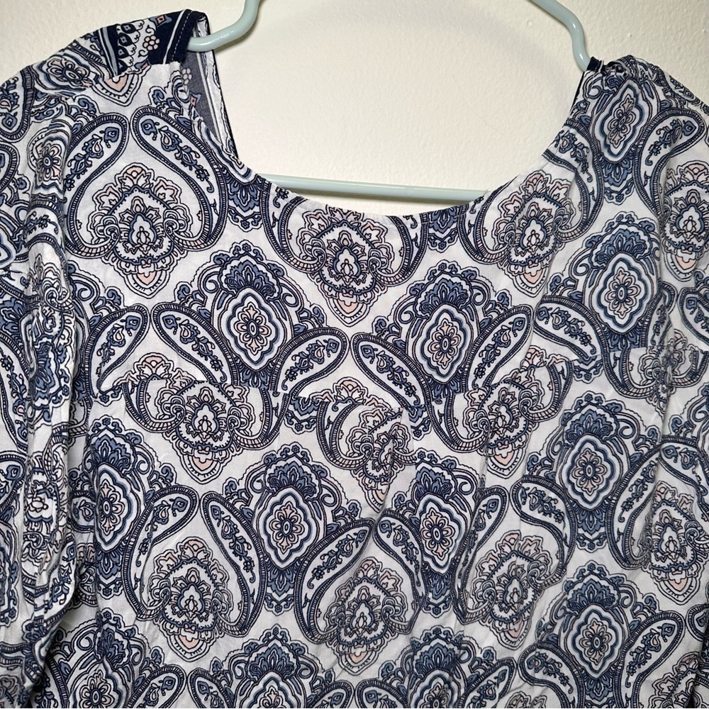 Cato Women's Long Sleeve Blue Paisley Print Mock Wrap Top Size XSmall - Picture 5 of 9